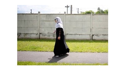 프랑스 교육부, 학교 내 이슬람 복장, 아바야(Abaya) 금지